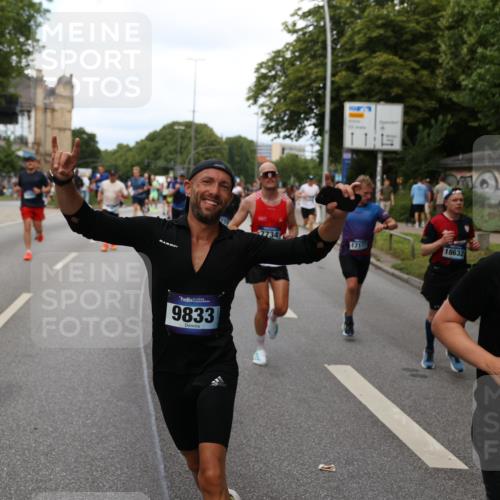 29.06.2025 - hella hamburg halbmarathon Yannick Fuchs http://msf.ph/oto/8279050 29.06.2025 10:37:21 20KM 1353, 1675, 1735, 2653, 4229, 4235, 5011, 5124, 5477, 7035, 7734, 9364, 9371, 9534, 9833, 11177, 11907, 12839, 13746, 14226, 14447, 14560, 14813, 15255, 15297, 15301, 15328, 15535, 15851, 15921, 16333, 16677, 17177, 17733, 17911, 18004, 18275, 18304, 18632, 18659, 18680, 18987 meine-sportfotos.de