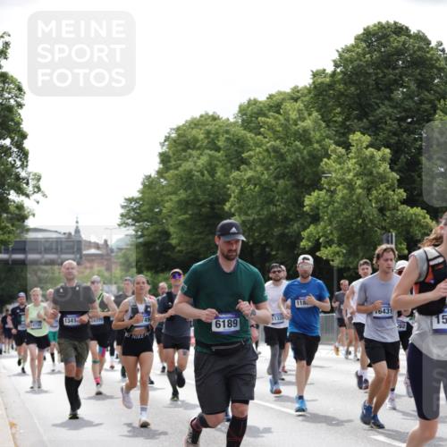 29.06.2025 - hella hamburg halbmarathon Jannik Wohlers http://msf.ph/oto/8279051 29.06.2025 10:34:49 Lombardsbrücke 1284, 1497, 1717, 1849, 2198, 2376, 2751, 3409, 3828, 3958, 4564, 5027, 5531, 6029, 6189, 6365, 6471, 6803, 6859, 7267, 7927, 8296, 10358, 10393, 10531, 11233, 11320, 11359, 11565, 11886, 12062, 12326, 12338, 12625, 13414, 13537, 13539, 13623, 13829, 14392, 14735, 15211, 15226, 15405, 15601, 15704, 15783, 16002, 16010, 16431, 16690, 16778, 16860, 17344, 17526, 17690, 17749, 17935, 18054, 18375, 18823, 19061 meine-sportfotos.de