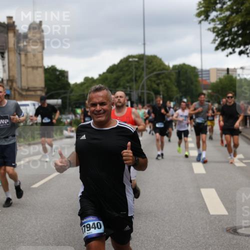 29.06.2025 - hella hamburg halbmarathon Yannick Fuchs http://msf.ph/oto/8279055 29.06.2025 10:49:34 20KM 1120, 1143, 1179, 1193, 1834, 2612, 3037, 3058, 3668, 4249, 4897, 5643, 5672, 6569, 6591, 6924, 7147, 7221, 7594, 7976, 8255, 8573, 8691, 9361, 9562, 10582, 11039, 11231, 12248, 12544, 12545, 13234, 13236, 13470, 14365, 15184, 15300, 15484, 15584, 15818, 15884, 16108, 16176, 16213, 16334, 16401, 16521, 16609, 16786, 17133, 17259, 17603, 17615, 17640, 17642, 17734, 17940, 18064, 18290, 18741, 18746, 18835, 19047, 19120 meine-sportfotos.de
