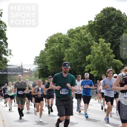 29.06.2025 - hella hamburg halbmarathon Jannik Wohlers http://msf.ph/oto/8279063 29.06.2025 10:34:49 Lombardsbrücke 1284, 1497, 1717, 1849, 2198, 2376, 2751, 3409, 3828, 3958, 4564, 5027, 5531, 6029, 6189, 6365, 6471, 6803, 6859, 7267, 7927, 8296, 10358, 10393, 10531, 11233, 11320, 11359, 11565, 11886, 12062, 12326, 12338, 12625, 13414, 13537, 13539, 13623, 13829, 14392, 14735, 15211, 15226, 15405, 15601, 15704, 15783, 16002, 16010, 16431, 16690, 16778, 16860, 17344, 17526, 17690, 17749, 17935, 18054, 18375, 18823, 19061 meine-sportfotos.de