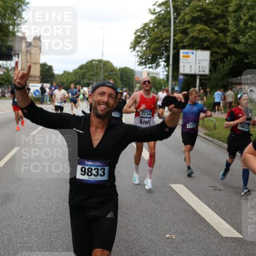 29.06.2025 - hella hamburg halbmarathon Yannick Fuchs http://msf.ph/oto/8279066 29.06.2025 10:37:21 20KM 1353, 1675, 1735, 2653, 4229, 4235, 5011, 5124, 5477, 7035, 7734, 9364, 9371, 9534, 9833, 11177, 11907, 12839, 13746, 14226, 14447, 14560, 14813, 15255, 15297, 15301, 15328, 15535, 15851, 15921, 16333, 16677, 17177, 17733, 17911, 18004, 18275, 18304, 18632, 18659, 18680, 18987 meine-sportfotos.de