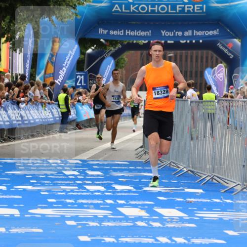 29.06.2025 - hella hamburg halbmarathon Strokosch-Dieckow http://msf.ph/oto/8279073 29.06.2025 10:22:56 Ziel 4128, 7862, 11624, 16548, 18328 meine-sportfotos.de