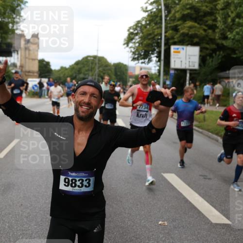 29.06.2025 - hella hamburg halbmarathon Yannick Fuchs http://msf.ph/oto/8279078 29.06.2025 10:37:21 20KM 1353, 1675, 1735, 2653, 4229, 4235, 5011, 5124, 5477, 7035, 7734, 9364, 9371, 9534, 9833, 11177, 11907, 12839, 13746, 14226, 14447, 14560, 14813, 15255, 15297, 15301, 15328, 15535, 15851, 15921, 16333, 16677, 17177, 17733, 17911, 18004, 18275, 18304, 18632, 18659, 18680, 18987 meine-sportfotos.de