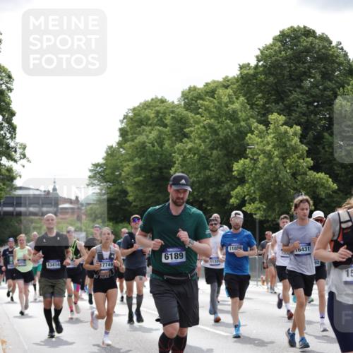 29.06.2025 - hella hamburg halbmarathon Jannik Wohlers http://msf.ph/oto/8279105 29.06.2025 10:34:49 Lombardsbrücke 1284, 1497, 1717, 1849, 2198, 2376, 2751, 3409, 3828, 3958, 4564, 5027, 5531, 6029, 6189, 6365, 6471, 6803, 6859, 7267, 7927, 8296, 10358, 10393, 10531, 11233, 11320, 11359, 11565, 11886, 12062, 12326, 12338, 12625, 13414, 13537, 13539, 13623, 13829, 14392, 14735, 15211, 15226, 15405, 15601, 15704, 15783, 16002, 16010, 16431, 16690, 16778, 16860, 17344, 17526, 17690, 17749, 17935, 18054, 18375, 18823, 19061 meine-sportfotos.de