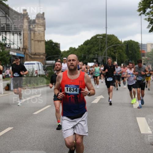 29.06.2025 - hella hamburg halbmarathon Yannick Fuchs http://msf.ph/oto/8279112 29.06.2025 10:49:36 20KM 1179, 1193, 1834, 2612, 3037, 3058, 3668, 4249, 4897, 5643, 5672, 6569, 6591, 6924, 7147, 7221, 7594, 7976, 8255, 8573, 8691, 9361, 9562, 10582, 11039, 11231, 12196, 12248, 12545, 13234, 13236, 13470, 14365, 15184, 15300, 15484, 15584, 15818, 15884, 16108, 16176, 16213, 16334, 16401, 16521, 16609, 16786, 17133, 17259, 17603, 17615, 17640, 17642, 17734, 17940, 18064, 18212, 18290, 18741, 18746, 18835, 19047, 19120 meine-sportfotos.de