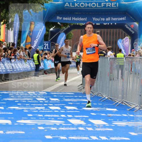 29.06.2025 - hella hamburg halbmarathon Strokosch-Dieckow http://msf.ph/oto/8279120 29.06.2025 10:22:56 Ziel 4128, 7862, 11624, 16548, 18328 meine-sportfotos.de