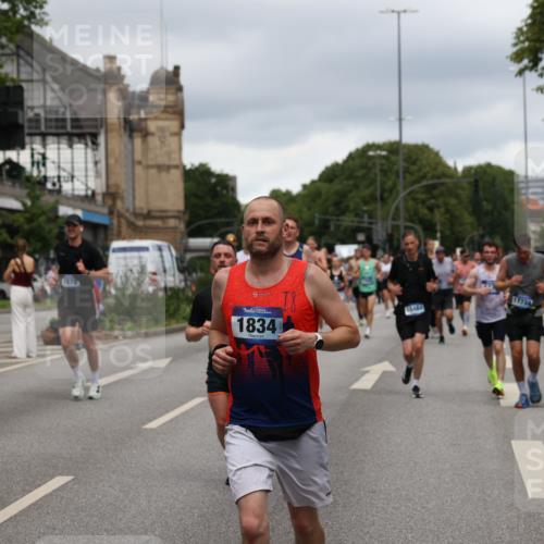 29.06.2025 - hella hamburg halbmarathon Yannick Fuchs http://msf.ph/oto/8279130 29.06.2025 10:49:36 20KM 1179, 1193, 1834, 2612, 3037, 3058, 3668, 4249, 4897, 5643, 5672, 6569, 6591, 6924, 7147, 7221, 7594, 7976, 8255, 8573, 8691, 9361, 9562, 10582, 11039, 11231, 12196, 12248, 12545, 13234, 13236, 13470, 14365, 15184, 15300, 15484, 15584, 15818, 15884, 16108, 16176, 16213, 16334, 16401, 16521, 16609, 16786, 17133, 17259, 17603, 17615, 17640, 17642, 17734, 17940, 18064, 18212, 18290, 18741, 18746, 18835, 19047, 19120 meine-sportfotos.de