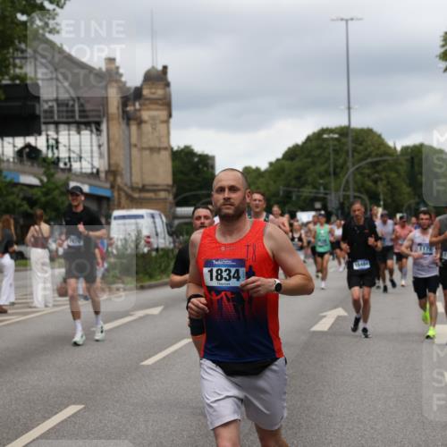 29.06.2025 - hella hamburg halbmarathon Yannick Fuchs http://msf.ph/oto/8279138 29.06.2025 10:49:36 20KM 1179, 1193, 1834, 2612, 3037, 3058, 3668, 4249, 4897, 5643, 5672, 6569, 6591, 6924, 7147, 7221, 7594, 7976, 8255, 8573, 8691, 9361, 9562, 10582, 11039, 11231, 12196, 12248, 12545, 13234, 13236, 13470, 14365, 15184, 15300, 15484, 15584, 15818, 15884, 16108, 16176, 16213, 16334, 16401, 16521, 16609, 16786, 17133, 17259, 17603, 17615, 17640, 17642, 17734, 17940, 18064, 18212, 18290, 18741, 18746, 18835, 19047, 19120 meine-sportfotos.de