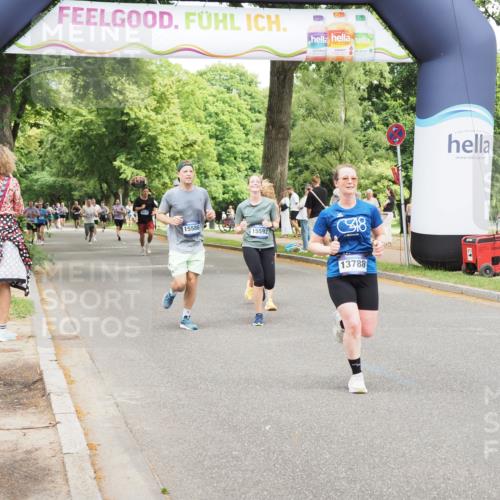 29.06.2025 - hella hamburg halbmarathon MichiJ http://msf.ph/oto/8279160 29.06.2025 10:57:28 Zwischen KM18-KM19 2990, 3691, 5423, 9975, 13788, 14015, 14488, 15307, 15586, 15700, 16134, 16437, 17128, 17472, 18493 meine-sportfotos.de