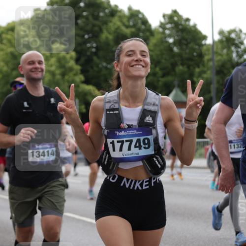 29.06.2025 - hella hamburg halbmarathon Jannik Wohlers http://msf.ph/oto/8279182 29.06.2025 10:34:52 Lombardsbrücke 1284, 1497, 1717, 1849, 2198, 2376, 2751, 3409, 3828, 3958, 4564, 4703, 4704, 5027, 5531, 6029, 6189, 6365, 6471, 6803, 6859, 7267, 7927, 8249, 8296, 10393, 10531, 10565, 11233, 11320, 11359, 11565, 11838, 11839, 11886, 12062, 12326, 12338, 12625, 13414, 13537, 13539, 13623, 14392, 14735, 15211, 15405, 15601, 15704, 15783, 16002, 16010, 16431, 16690, 16778, 16860, 17526, 17690, 17749, 17935, 18054, 18269, 18375, 18823, 19061 meine-sportfotos.de