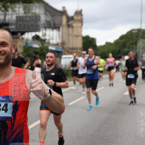 29.06.2025 - hella hamburg halbmarathon Yannick Fuchs http://msf.ph/oto/8279203 29.06.2025 10:49:37 20KM 1179, 1193, 1834, 2612, 3037, 3058, 3668, 4249, 4897, 5643, 5672, 6569, 6591, 6924, 7147, 7221, 7594, 7976, 8255, 8573, 8691, 9361, 9562, 10582, 11039, 11231, 12196, 12545, 13234, 13236, 13470, 13474, 14365, 15184, 15300, 15484, 15584, 15818, 15884, 16176, 16213, 16401, 16521, 16609, 16786, 17133, 17259, 17615, 17640, 17642, 17734, 17940, 18064, 18212, 18290, 18741, 18746, 18835, 19047, 19120 meine-sportfotos.de
