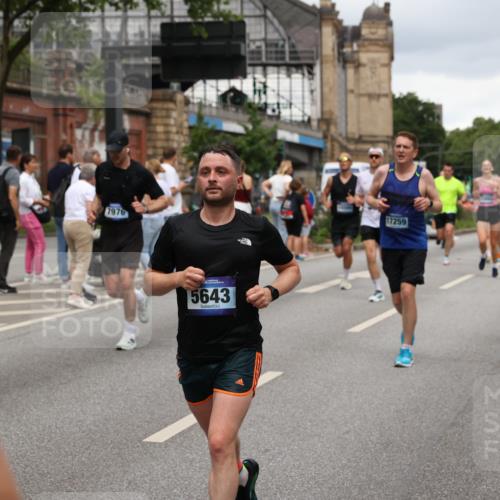 29.06.2025 - hella hamburg halbmarathon Yannick Fuchs http://msf.ph/oto/8279218 29.06.2025 10:49:37 20KM 1179, 1193, 1834, 2612, 3037, 3058, 3668, 4249, 4897, 5643, 5672, 6569, 6591, 6924, 7147, 7221, 7594, 7976, 8255, 8573, 8691, 9361, 9562, 10582, 11039, 11231, 12196, 12545, 13234, 13236, 13470, 13474, 14365, 15184, 15300, 15484, 15584, 15818, 15884, 16176, 16213, 16401, 16521, 16609, 16786, 17133, 17259, 17615, 17640, 17642, 17734, 17940, 18064, 18212, 18290, 18741, 18746, 18835, 19047, 19120 meine-sportfotos.de