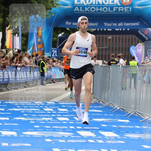 29.06.2025 - hella hamburg halbmarathon Strokosch-Dieckow http://msf.ph/oto/8279226 29.06.2025 10:22:50 Ziel 11624, 16548, 18328 meine-sportfotos.de