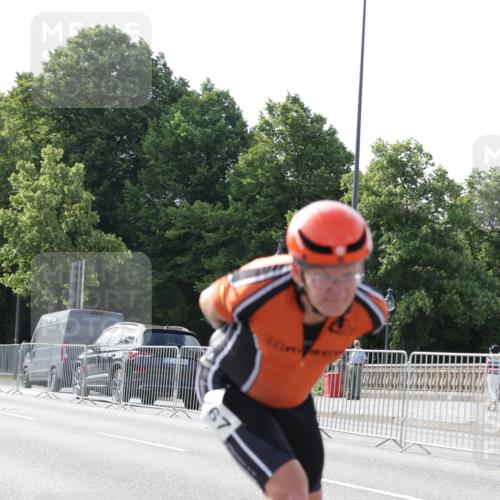 29.06.2025 - hella hamburg halbmarathon Jannik Wohlers http://msf.ph/oto/8279237 29.06.2025 08:52:39 Lombardsbrücke  meine-sportfotos.de