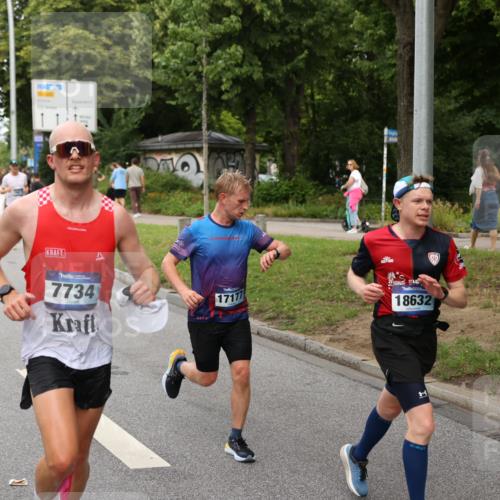 29.06.2025 - hella hamburg halbmarathon Yannick Fuchs http://msf.ph/oto/8279249 29.06.2025 10:37:22 20KM 1353, 1675, 1735, 2653, 4229, 4235, 5011, 5124, 5477, 7035, 7734, 9364, 9371, 9534, 9833, 10251, 11177, 11907, 12839, 13746, 13807, 14226, 14447, 14560, 14813, 15255, 15297, 15301, 15328, 15535, 15851, 15921, 16333, 16677, 17177, 17733, 17911, 18004, 18274, 18275, 18304, 18632, 18659, 18680, 18987 meine-sportfotos.de