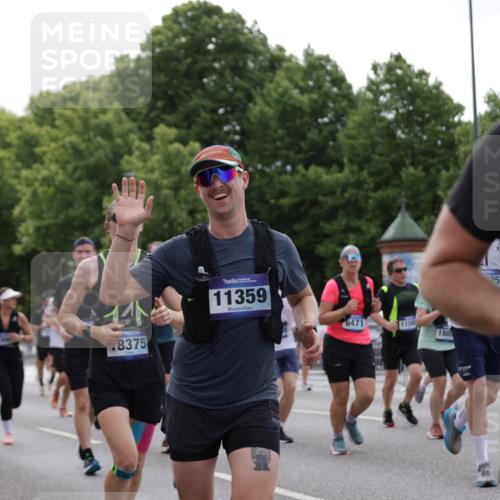 29.06.2025 - hella hamburg halbmarathon Jannik Wohlers http://msf.ph/oto/8279252 29.06.2025 10:34:53 Lombardsbrücke 1497, 1717, 1821, 2198, 2376, 2751, 3828, 3958, 4564, 4703, 4704, 5027, 5531, 5793, 6029, 6189, 6365, 6471, 6803, 6859, 7267, 7927, 8249, 8296, 10393, 10531, 10565, 11233, 11320, 11359, 11565, 11838, 11839, 11886, 12062, 12326, 12338, 12625, 13414, 13537, 13539, 14392, 14735, 15211, 15405, 15601, 15704, 15783, 16002, 16010, 16431, 16690, 16860, 17526, 17690, 17749, 17935, 18054, 18269, 18375, 18823, 19061 meine-sportfotos.de