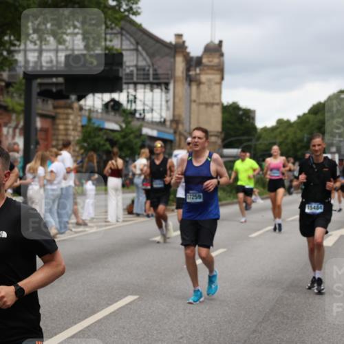 29.06.2025 - hella hamburg halbmarathon Yannick Fuchs http://msf.ph/oto/8279270 29.06.2025 10:49:37 20KM 1179, 1193, 1834, 2612, 3037, 3058, 3668, 4249, 4897, 5643, 5672, 6569, 6591, 6924, 7147, 7221, 7594, 7976, 8255, 8573, 8691, 9361, 9562, 10582, 11039, 11231, 12196, 12545, 13234, 13236, 13470, 13474, 14365, 15184, 15300, 15484, 15584, 15818, 15884, 16176, 16213, 16401, 16521, 16609, 16786, 17133, 17259, 17615, 17640, 17642, 17734, 17940, 18064, 18212, 18290, 18741, 18746, 18835, 19047, 19120 meine-sportfotos.de
