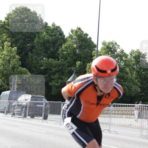 29.06.2025 - hella hamburg halbmarathon Jannik Wohlers http://msf.ph/oto/8279280 29.06.2025 08:52:39 Lombardsbrücke  meine-sportfotos.de