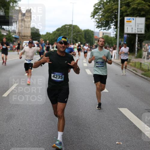 29.06.2025 - hella hamburg halbmarathon Yannick Fuchs http://msf.ph/oto/8279304 29.06.2025 10:37:23 20KM 1353, 1675, 1735, 2653, 4229, 4235, 5011, 5124, 5477, 7035, 7734, 9364, 9371, 9534, 9833, 10251, 11177, 11907, 12839, 13746, 13807, 14226, 14447, 14560, 14813, 15255, 15297, 15301, 15328, 15535, 15706, 15851, 15921, 16333, 16677, 17177, 17733, 17911, 18004, 18274, 18275, 18304, 18632, 18659, 18680, 18987 meine-sportfotos.de