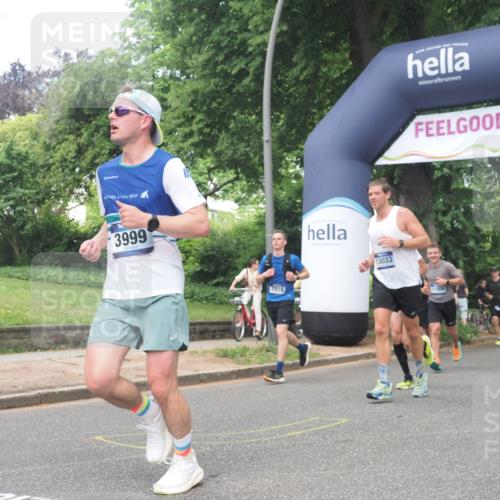 29.06.2025 - hella hamburg halbmarathon KatJ http://msf.ph/oto/8279331 29.06.2025 10:40:37 Zwischen KM18-KM19 3334, 3999, 6877, 7232, 7918 meine-sportfotos.de