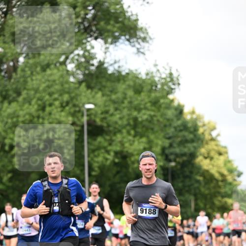 29.06.2025 - hella hamburg halbmarathon Dr. Thomas Lammeyer http://msf.ph/oto/8279353 29.06.2025 10:36:44 Kennedybrücke 1237, 1640, 1647, 2268, 2959, 3022, 3660, 3670, 3753, 4857, 5110, 5783, 5871, 5941, 6228, 6252, 6312, 6315, 6642, 7387, 7468, 7531, 7749, 7789, 8625, 8840, 8914, 9010, 9188, 9206, 9542, 9765, 9812, 10002, 10013, 10111, 10203, 10354, 10470, 10624, 10828, 11076, 11205 meine-sportfotos.de
