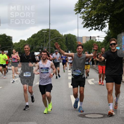29.06.2025 - hella hamburg halbmarathon Yannick Fuchs http://msf.ph/oto/8279399 29.06.2025 10:49:38 20KM 1179, 1193, 1834, 2612, 3037, 3058, 3668, 4249, 5643, 5672, 6569, 6591, 6924, 7147, 7221, 7594, 7976, 8255, 8573, 8691, 9361, 9562, 10582, 11039, 11231, 12196, 12545, 13234, 13236, 13470, 13474, 14365, 15184, 15300, 15484, 15584, 15818, 15884, 16176, 16213, 16401, 16521, 16609, 16786, 17133, 17259, 17615, 17640, 17642, 17734, 17940, 18064, 18212, 18290, 18340, 18495, 18741, 18746, 18835, 19047, 19120 meine-sportfotos.de