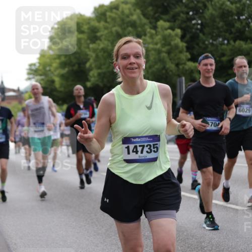 29.06.2025 - hella hamburg halbmarathon Jannik Wohlers http://msf.ph/oto/8279434 29.06.2025 10:34:55 Lombardsbrücke 1497, 1717, 1821, 2198, 2376, 2751, 3828, 3958, 4564, 4703, 4704, 5027, 5531, 5793, 6029, 6189, 6365, 6471, 6859, 7267, 7927, 8249, 8296, 8567, 10393, 10531, 10565, 11233, 11320, 11359, 11565, 11838, 11839, 11886, 12062, 12326, 12338, 12625, 13414, 13537, 13539, 13805, 14392, 14735, 15211, 15405, 15601, 15704, 15783, 16002, 16010, 16431, 16690, 16710, 16860, 17526, 17690, 17749, 17935, 18054, 18269, 18375, 18823, 18912, 19061 meine-sportfotos.de