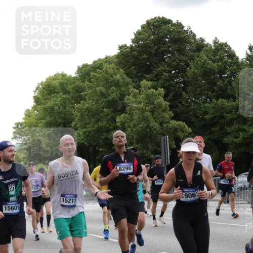 29.06.2025 - hella hamburg halbmarathon Jannik Wohlers http://msf.ph/oto/8279444 29.06.2025 10:34:56 Lombardsbrücke 1717, 1821, 2001, 2198, 2376, 2751, 3828, 3958, 4564, 4703, 4704, 4965, 5027, 5531, 5793, 6029, 6189, 6365, 6471, 6859, 7267, 7927, 8249, 8296, 8567, 10393, 10531, 10565, 11233, 11320, 11359, 11565, 11838, 11839, 11886, 12062, 12326, 12338, 12625, 13414, 13539, 13805, 14392, 14735, 15211, 15601, 15704, 15783, 16002, 16010, 16431, 16690, 16710, 16860, 17526, 17690, 17749, 17935, 18054, 18269, 18375, 18823, 18912, 19061 meine-sportfotos.de