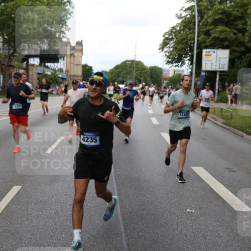29.06.2025 - hella hamburg halbmarathon Yannick Fuchs http://msf.ph/oto/8279455 29.06.2025 10:37:23 20KM 1353, 1675, 1735, 2653, 4229, 4235, 5011, 5124, 5477, 7035, 7734, 9364, 9371, 9534, 9833, 10251, 11177, 11907, 12839, 13746, 13807, 14226, 14447, 14560, 14813, 15255, 15297, 15301, 15328, 15535, 15706, 15851, 15921, 16333, 16677, 17177, 17733, 17911, 18004, 18274, 18275, 18304, 18632, 18659, 18680, 18987 meine-sportfotos.de