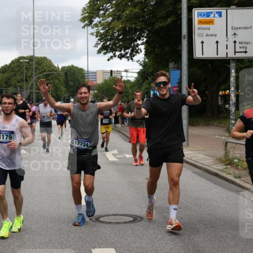 29.06.2025 - hella hamburg halbmarathon Yannick Fuchs http://msf.ph/oto/8279459 29.06.2025 10:49:38 20KM 1179, 1193, 1834, 2612, 3037, 3058, 3668, 4249, 5643, 5672, 6569, 6591, 6924, 7147, 7221, 7594, 7976, 8255, 8573, 8691, 9361, 9562, 10582, 11039, 11231, 12196, 12545, 13234, 13236, 13470, 13474, 14365, 15184, 15300, 15484, 15584, 15818, 15884, 16176, 16213, 16401, 16521, 16609, 16786, 17133, 17259, 17615, 17640, 17642, 17734, 17940, 18064, 18212, 18290, 18340, 18495, 18741, 18746, 18835, 19047, 19120 meine-sportfotos.de
