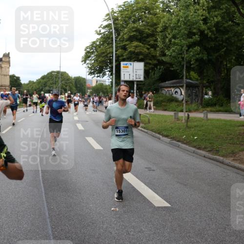 29.06.2025 - hella hamburg halbmarathon Yannick Fuchs http://msf.ph/oto/8279505 29.06.2025 10:37:23 20KM 1353, 1675, 1735, 2653, 4229, 4235, 5011, 5124, 5477, 7035, 7734, 9364, 9371, 9534, 9833, 10251, 11177, 11907, 12839, 13746, 13807, 14226, 14447, 14560, 14813, 15255, 15297, 15301, 15328, 15535, 15706, 15851, 15921, 16333, 16677, 17177, 17733, 17911, 18004, 18274, 18275, 18304, 18632, 18659, 18680, 18987 meine-sportfotos.de