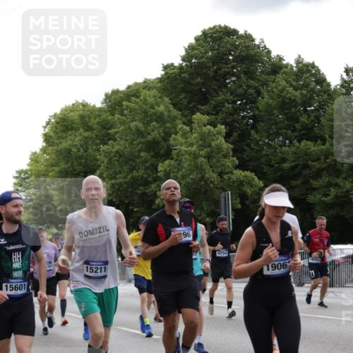 29.06.2025 - hella hamburg halbmarathon Jannik Wohlers http://msf.ph/oto/8279534 29.06.2025 10:34:57 Lombardsbrücke 1717, 1821, 2001, 2198, 2376, 2751, 3828, 3958, 4333, 4564, 4703, 4704, 4965, 5027, 5531, 5793, 6029, 6189, 6365, 6471, 6746, 6859, 7267, 7927, 8249, 8296, 8567, 9470, 10393, 10531, 10565, 11233, 11320, 11359, 11565, 11838, 11839, 11886, 12062, 12326, 12338, 12625, 13414, 13539, 13805, 14392, 14735, 15211, 15601, 15704, 15783, 16002, 16010, 16431, 16690, 16710, 16860, 17331, 17526, 17689, 17690, 17749, 17935, 17974, 18054, 18269, 18375, 18823, 18912, 19061 meine-sportfotos.de