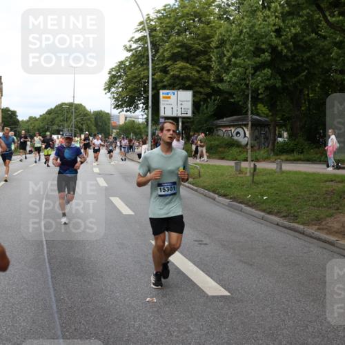 29.06.2025 - hella hamburg halbmarathon Yannick Fuchs http://msf.ph/oto/8279541 29.06.2025 10:37:23 20KM 1353, 1675, 1735, 2653, 4229, 4235, 5011, 5124, 5477, 7035, 7734, 9364, 9371, 9534, 9833, 10251, 11177, 11907, 12839, 13746, 13807, 14226, 14447, 14560, 14813, 15255, 15297, 15301, 15328, 15535, 15706, 15851, 15921, 16333, 16677, 17177, 17733, 17911, 18004, 18274, 18275, 18304, 18632, 18659, 18680, 18987 meine-sportfotos.de
