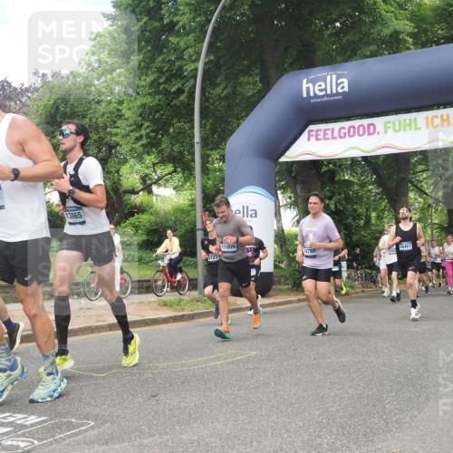 29.06.2025 - hella hamburg halbmarathon KatJ http://msf.ph/oto/8279544 29.06.2025 10:40:38 Zwischen KM18-KM19 3334, 3999, 6723, 7232, 7918 meine-sportfotos.de