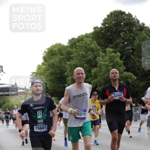 29.06.2025 - hella hamburg halbmarathon Jannik Wohlers http://msf.ph/oto/8279623 29.06.2025 10:34:57 Lombardsbrücke 1717, 1821, 2001, 2198, 2376, 2751, 3828, 3958, 4333, 4564, 4703, 4704, 4965, 5027, 5531, 5793, 6029, 6189, 6365, 6471, 6746, 6859, 7267, 7927, 8249, 8296, 8567, 9470, 10393, 10531, 10565, 11233, 11320, 11359, 11565, 11838, 11839, 11886, 12062, 12326, 12338, 12625, 13414, 13539, 13805, 14392, 14735, 15211, 15601, 15704, 15783, 16002, 16010, 16431, 16690, 16710, 16860, 17331, 17526, 17689, 17690, 17749, 17935, 17974, 18054, 18269, 18375, 18823, 18912, 19061 meine-sportfotos.de