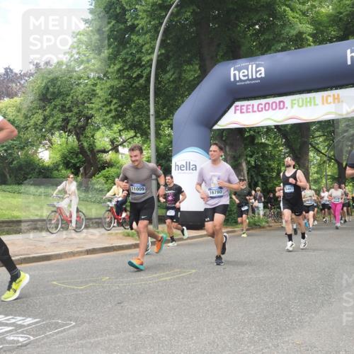 29.06.2025 - hella hamburg halbmarathon KatJ http://msf.ph/oto/8279644 29.06.2025 10:40:38 Zwischen KM18-KM19 3334, 3999, 6723, 7232, 7918 meine-sportfotos.de