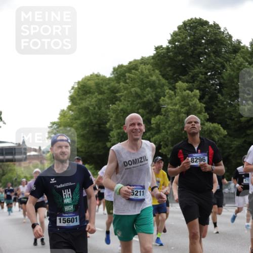 29.06.2025 - hella hamburg halbmarathon Jannik Wohlers http://msf.ph/oto/8279670 29.06.2025 10:34:57 Lombardsbrücke 1717, 1821, 2001, 2198, 2376, 2751, 3828, 3958, 4333, 4564, 4703, 4704, 4965, 5027, 5531, 5793, 6029, 6189, 6365, 6471, 6746, 6859, 7267, 7927, 8249, 8296, 8567, 9470, 10393, 10531, 10565, 11233, 11320, 11359, 11565, 11838, 11839, 11886, 12062, 12326, 12338, 12625, 13414, 13539, 13805, 14392, 14735, 15211, 15601, 15704, 15783, 16002, 16010, 16431, 16690, 16710, 16860, 17331, 17526, 17689, 17690, 17749, 17935, 17974, 18054, 18269, 18375, 18823, 18912, 19061 meine-sportfotos.de