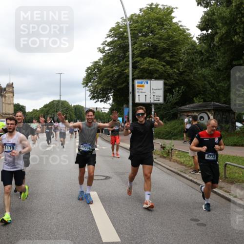 29.06.2025 - hella hamburg halbmarathon Yannick Fuchs http://msf.ph/oto/8279688 29.06.2025 10:49:39 20KM 1179, 1193, 1834, 2612, 3037, 3058, 3668, 4249, 4951, 5643, 5672, 6569, 6591, 6924, 7147, 7221, 7594, 7976, 8255, 8573, 8691, 9361, 9562, 10582, 11039, 11231, 12196, 12545, 13234, 13236, 13470, 13474, 14365, 15184, 15300, 15484, 15584, 15818, 15884, 16176, 16213, 16401, 16521, 16786, 17133, 17259, 17615, 17640, 17642, 17734, 17940, 18064, 18212, 18290, 18340, 18495, 18741, 18746, 18835, 19047, 19120, 19152 meine-sportfotos.de