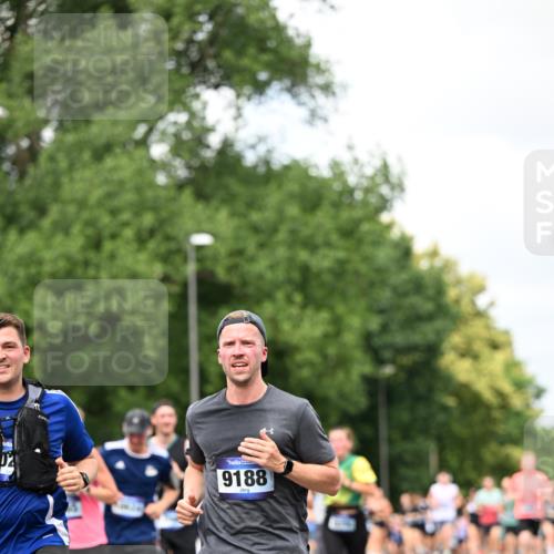 29.06.2025 - hella hamburg halbmarathon Dr. Thomas Lammeyer http://msf.ph/oto/8279698 29.06.2025 10:36:45 Kennedybrücke 1237, 1640, 1647, 2268, 2959, 3660, 3670, 3753, 4857, 5110, 5783, 5871, 5941, 6228, 6252, 6312, 6315, 6642, 7387, 7468, 7531, 7749, 7789, 8625, 8840, 8914, 9010, 9188, 9206, 9542, 9765, 9812, 10002, 10013, 10111, 10203, 10354, 10470, 10624, 10828, 11076, 11205 meine-sportfotos.de