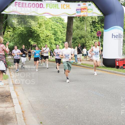 29.06.2025 - hella hamburg halbmarathon MichiJ http://msf.ph/oto/8279720 29.06.2025 10:57:37 Zwischen KM18-KM19 1213, 2110, 4007, 8055, 14679, 15531, 16323, 18957 meine-sportfotos.de