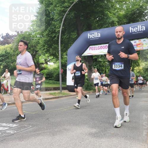 29.06.2025 - hella hamburg halbmarathon KatJ http://msf.ph/oto/8279765 29.06.2025 10:40:40 Zwischen KM18-KM19 3334, 3999, 6723, 7918, 8335 meine-sportfotos.de