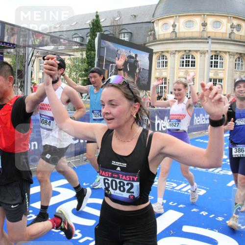 29.06.2025 - hella hamburg halbmarathon Michael Strokosch http://msf.ph/oto/8279863 29.06.2025 10:54:21 Ziel 1267, 3103, 3177, 3861, 6082, 6084, 6512, 7274, 8223, 11430, 13033, 13289, 13803, 15169, 15946, 16527, 16574, 16750, 16879, 17087, 17698, 18268 meine-sportfotos.de
