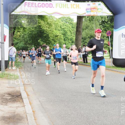 29.06.2025 - hella hamburg halbmarathon MichiJ http://msf.ph/oto/8279927 29.06.2025 10:32:04 Zwischen KM18-KM19 3124, 6490, 6705, 7451, 9043, 13746, 14385, 14861, 18775 meine-sportfotos.de
