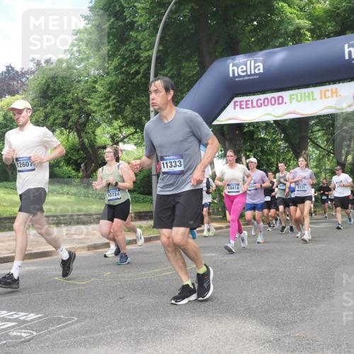 29.06.2025 - hella hamburg halbmarathon KatJ http://msf.ph/oto/8279946 29.06.2025 10:40:42 Zwischen KM18-KM19 1267, 3334, 5077, 6723, 7509, 7918, 8335 meine-sportfotos.de