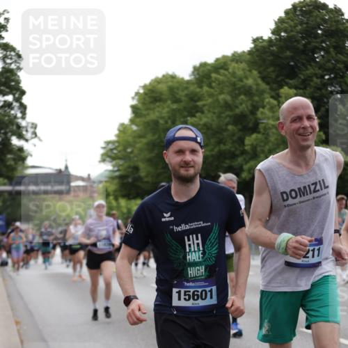 29.06.2025 - hella hamburg halbmarathon Jannik Wohlers http://msf.ph/oto/8279950 29.06.2025 10:34:58 Lombardsbrücke 1717, 1821, 2001, 2198, 2376, 2751, 3828, 3958, 4333, 4703, 4704, 4965, 5027, 5240, 5531, 5793, 6029, 6189, 6365, 6471, 6746, 6859, 7267, 7927, 8249, 8296, 8567, 9470, 10393, 10531, 10565, 11233, 11320, 11359, 11565, 11838, 11839, 11886, 12062, 12326, 12338, 12625, 13414, 13539, 13805, 14392, 14735, 15211, 15601, 15704, 15783, 16002, 16010, 16431, 16690, 16710, 16860, 17331, 17526, 17689, 17690, 17749, 17883, 17935, 17974, 18054, 18269, 18375, 18823, 18912, 19061 meine-sportfotos.de