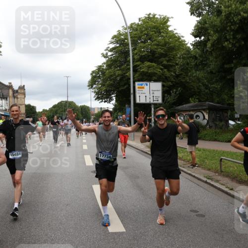 29.06.2025 - hella hamburg halbmarathon Yannick Fuchs http://msf.ph/oto/8279951 29.06.2025 10:49:40 20KM 1179, 1193, 1834, 2612, 3058, 3668, 4951, 5643, 5672, 6569, 6591, 6924, 7147, 7594, 7976, 8255, 8573, 8691, 9361, 9562, 10582, 11039, 12196, 12545, 13234, 13236, 13470, 13474, 14365, 15184, 15300, 15484, 15584, 15818, 15884, 16176, 16213, 16375, 16401, 16521, 16786, 17133, 17259, 17615, 17640, 17642, 17734, 17940, 18064, 18212, 18290, 18325, 18340, 18495, 18741, 18746, 18835, 19120, 19152 meine-sportfotos.de