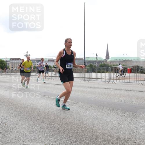 29.06.2025 - hella hamburg halbmarathon Lena Gebhardt http://msf.ph/oto/8279953 29.06.2025 10:35:15 Lombardsbrücke 13539, 1769, 5027, 4564, 1284, 1497, 1717, 1821, 1849, 2001, 2198, 2355, 2376, 2751, 3409, 3828, 3958, 4333, 4564, 4703, 4704, 4884, 4965, 5027, 5240, 5531, 5793, 6029, 6189, 6310, 6335, 6365, 6379, 6397, 6471, 6746, 6803, 6859, 7020, 7267, 7299, 7927, 8249, 8296, 8369, 8567, 8793, 9248, 9470, 10358, 10393, 10464, 10531, 10565, 10606, 11122, 11233, 11320, 11359, 11565, 11646, 11838, 11839, 11886, 12019, 12062, 12236, 12326, 12764 meine-sportfotos.de