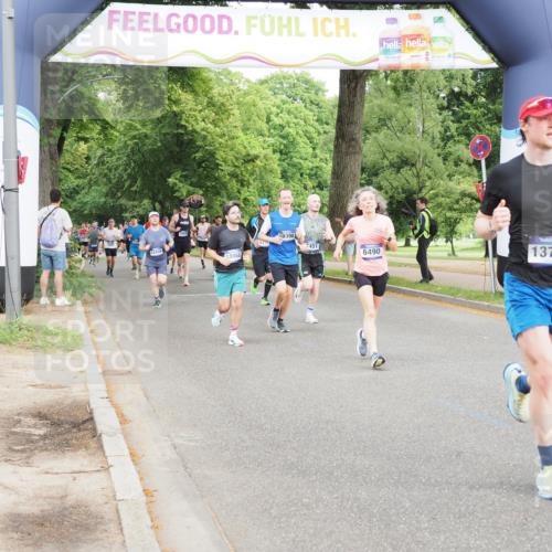 29.06.2025 - hella hamburg halbmarathon MichiJ http://msf.ph/oto/8280070 29.06.2025 10:32:04 Zwischen KM18-KM19 3124, 6490, 6705, 7451, 9043, 13746, 14385, 14861, 18775 meine-sportfotos.de
