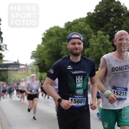 29.06.2025 - hella hamburg halbmarathon Jannik Wohlers http://msf.ph/oto/8280089 29.06.2025 10:34:58 Lombardsbrücke 1717, 1821, 2001, 2198, 2376, 2751, 3828, 3958, 4333, 4703, 4704, 4965, 5027, 5240, 5531, 5793, 6029, 6189, 6365, 6471, 6746, 6859, 7267, 7927, 8249, 8296, 8567, 9470, 10393, 10531, 10565, 11233, 11320, 11359, 11565, 11838, 11839, 11886, 12062, 12326, 12338, 12625, 13414, 13539, 13805, 14392, 14735, 15211, 15601, 15704, 15783, 16002, 16010, 16431, 16690, 16710, 16860, 17331, 17526, 17689, 17690, 17749, 17883, 17935, 17974, 18054, 18269, 18375, 18823, 18912, 19061 meine-sportfotos.de