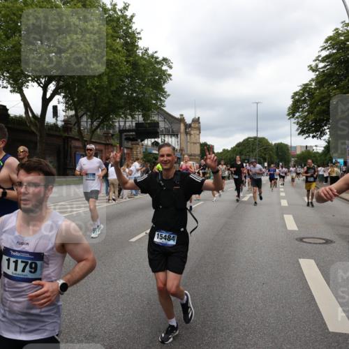 29.06.2025 - hella hamburg halbmarathon Yannick Fuchs http://msf.ph/oto/8280099 29.06.2025 10:49:40 20KM 1179, 1193, 1834, 2612, 3058, 3668, 4951, 5643, 5672, 6569, 6591, 6924, 7147, 7594, 7976, 8255, 8573, 8691, 9361, 9562, 10582, 11039, 12196, 12545, 13234, 13236, 13470, 13474, 14365, 15184, 15300, 15484, 15584, 15818, 15884, 16176, 16213, 16375, 16401, 16521, 16786, 17133, 17259, 17615, 17640, 17642, 17734, 17940, 18064, 18212, 18290, 18325, 18340, 18495, 18741, 18746, 18835, 19120, 19152 meine-sportfotos.de